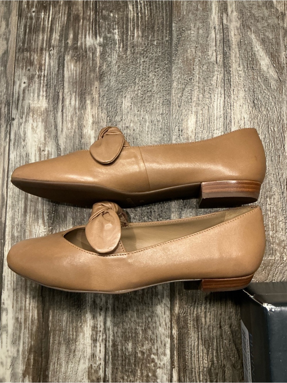 Bernardo Tan Knot-Detail Ballet Flat Size 7 - Picture 12 of 16